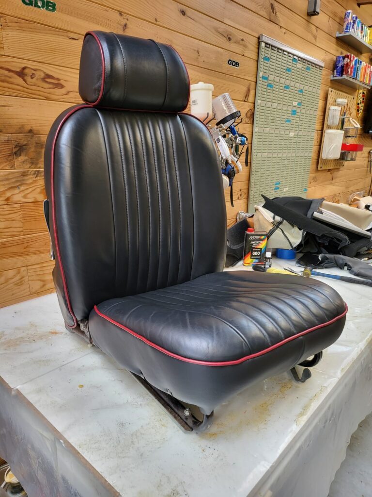 MG B — sellerie par Sellerie Couto, Franconville
