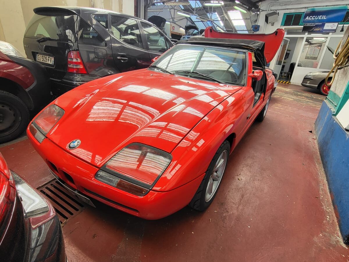 BMW Z1 — sellerie par Sellerie Couto, Franconville
