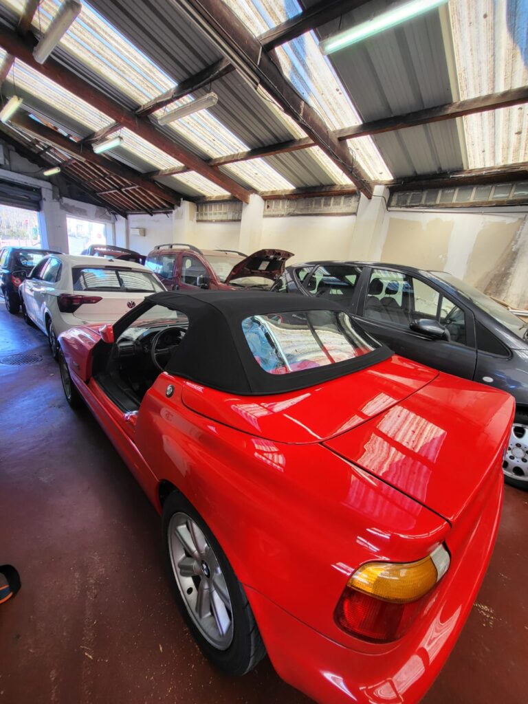 BMW Z1 — sellerie par Sellerie Couto, Franconville