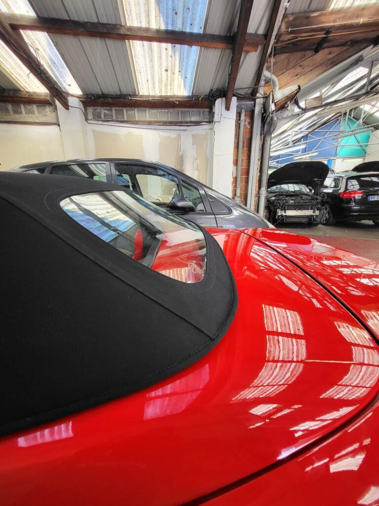 BMW Z1 — sellerie par Sellerie Couto, Franconville