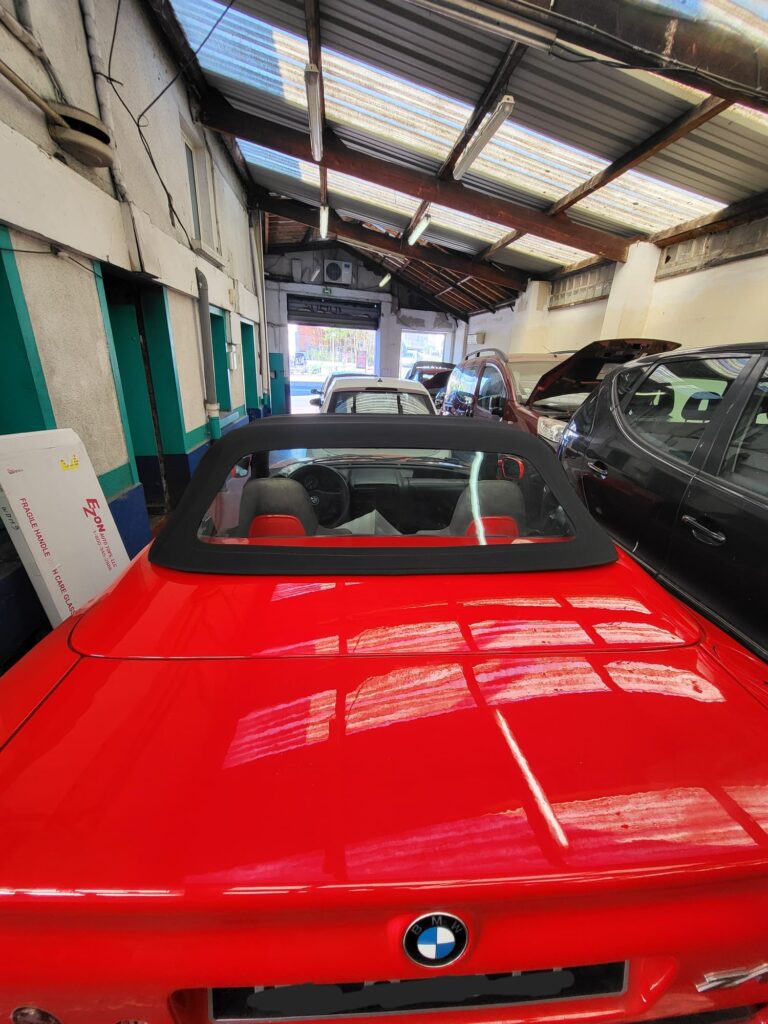 BMW Z1 — sellerie par Sellerie Couto, Franconville