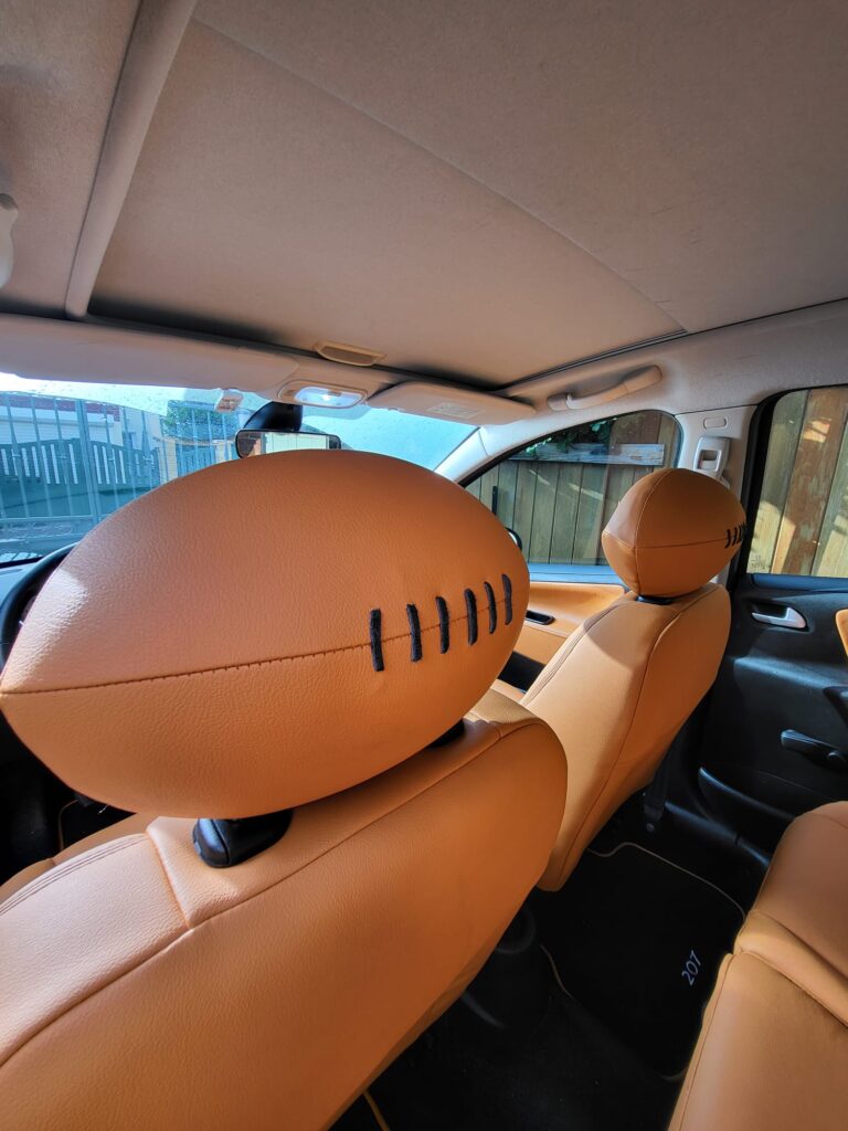Peugeot 207 — sellerie par Sellerie Couto, Franconville (Automobile)