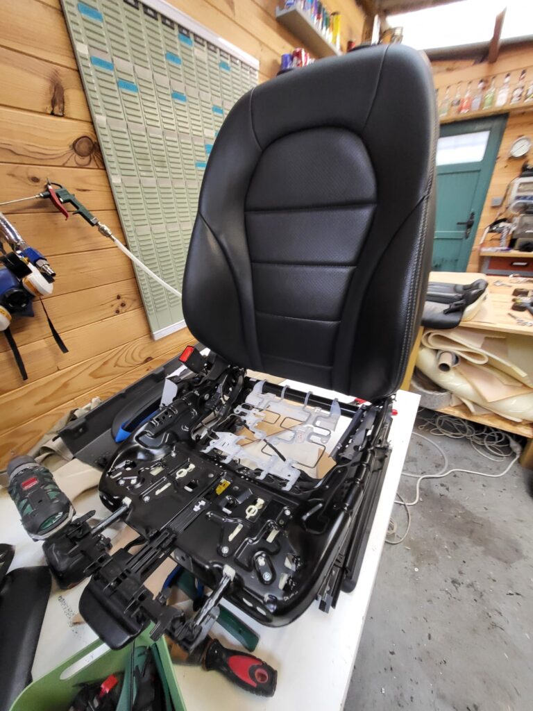 Mercedes GLC — sellerie par Sellerie Couto, Franconville
