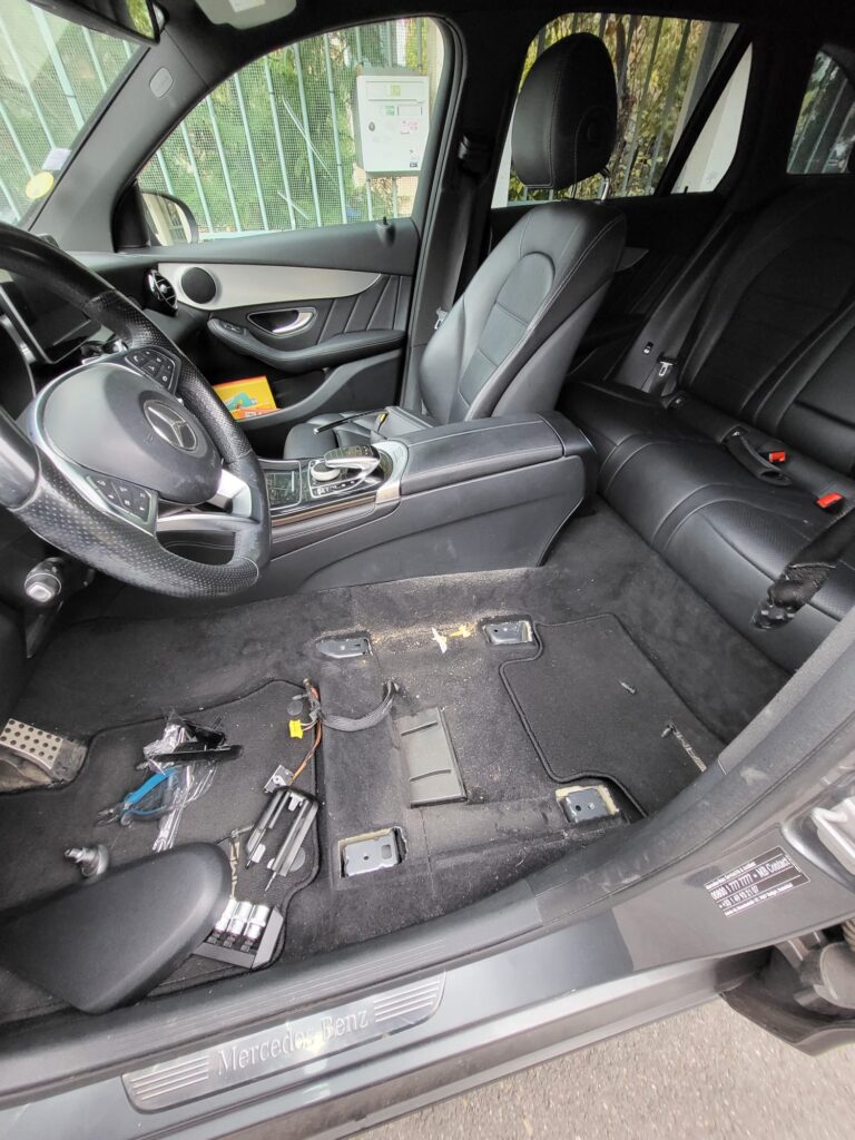 Mercedes GLC — sellerie par Sellerie Couto, Franconville